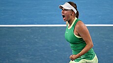 �eská tenistka Linda Fruhvirtová se raduje b�hem 1. kola Australian Open.