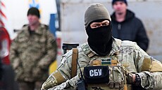 Písluníci Bezpenostní sluby Ukrajiny (SBU) v Kyjev. (24. bezna 2017)