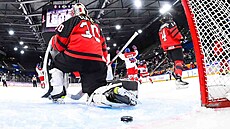 eské hokejistky do 18 let skórují v semifinále mistrovství svta proti Kanad.