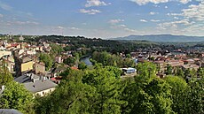 �eka Ol�e tvo�í p�írodní hranici mezi polskou a �eskou �ástí m�sta T�ín. (13....
