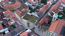 Zelená st�echa nové knihovny v �eské Líp� by m�la slou�it náv�t�vník�m.