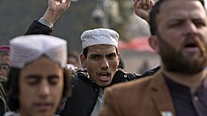 Demonstrace v Islámábádu proti Íránu po jeho úderu v Pákistánu. (18. ledna 2014)