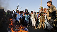 Jemenci v metropoli Saná a dalích mstech protestovali proti úderm na...