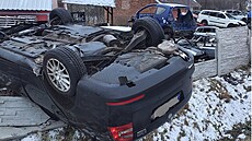 Opilý idi skonil s autem v plot autovrakovit. (13. ledna 2024)