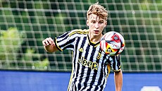 Zálo�ník Juventusu Adam Sosna.