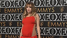 Suki Waterhouse na udílení cen Emmy (Los Angeles, 15. ledna 2024)