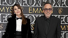 Monica Bellucci a Tim Burton na udílení cen Emmy, Los Angeles (15. ledna 2024)