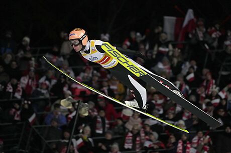Rakouský skokan na lyích Stefan Kraft v závod Svtového poháru v polském...
