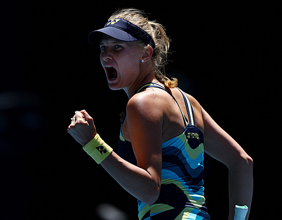 Ukrajinská tenistka Dajana Jastremská se hecuje v osmifinále Australian Open.