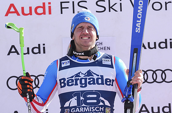 Francouz Nils Allegre se raduje z triumfu v super-G v Garmisch-Partenkirchenu.