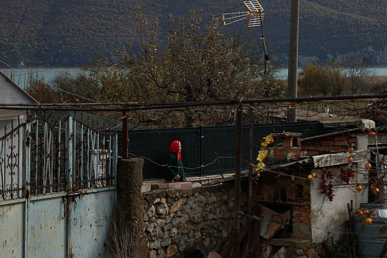 Pustec, malá obec na b�ehu Prespanského jezera, ztratila za necelých patnáct...