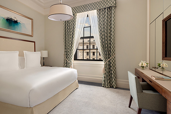 Standardní pokoj v hotelu Raffles v Londýn. Resort byl oteven v loském roce