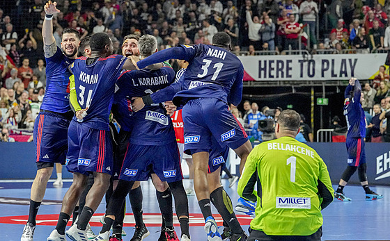Házenkáí Francie se radují z titulu mistr Evropy. Ve finále zdolali Dánsko.