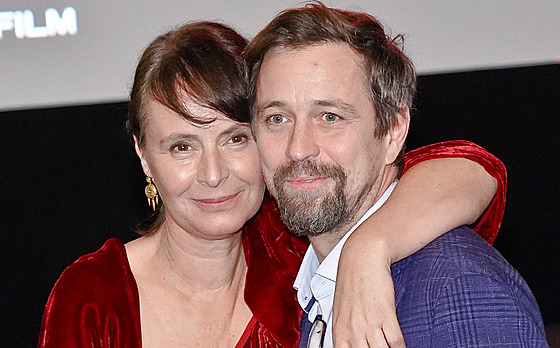 Man�elé Lenka Dolanská Vlasáková a Jan Dolanský na premié�e hororu Krvavý...