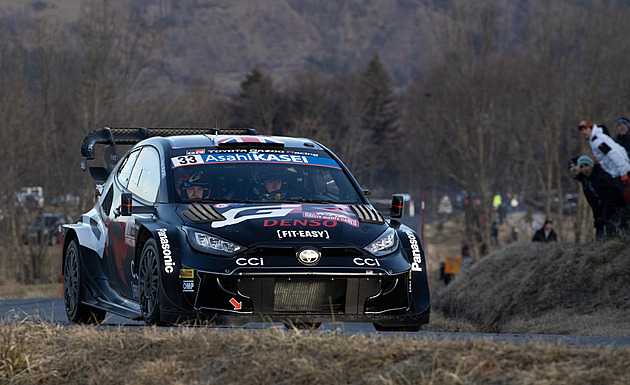 Rallye Monte Carlo dál vede Evans, Ogier už má jen nepatrnou ztrátu