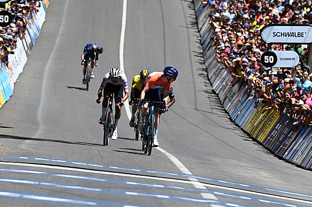 Tour Down Under má prvního britského vítěze, Vacek dojel v sedmé desítce