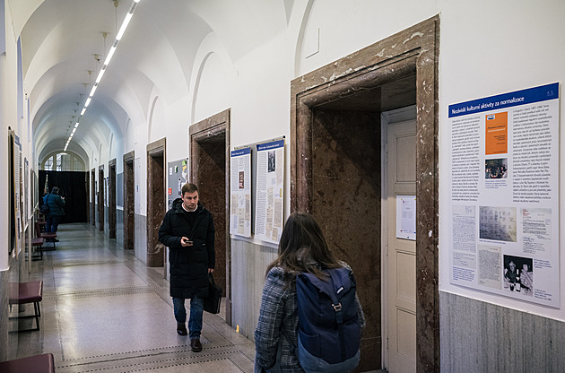 Fakulta přijme po střelbě nová opatření, rámy nebudou, chystá se krizový nácvik