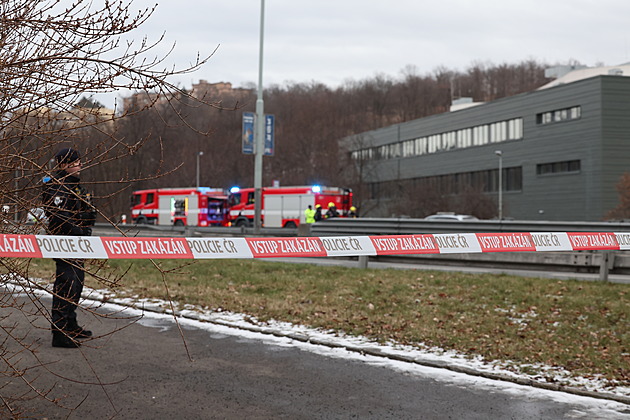 Student UK s velkou taškou zburcoval policii i pyrotechnika. Byly v ní jen knihy