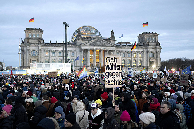Německo má už dvě nové protestní strany, politika v zemi se drolí