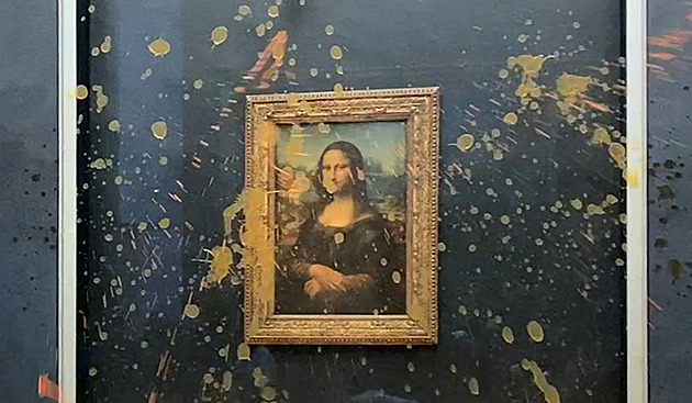 Kampaň za „udržitelné potraviny“ schytala Mona Lisa. Aktivistky ji zlily polévkou