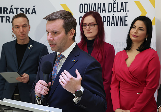 Svět plánů a snů. Podle Pirátů se má EP zavázat k podpoře Ukrajiny