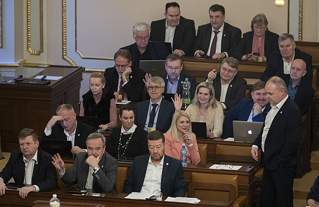 Když pojedu k moři, budu moci volit dopisem? Přinášíme otázky a odpovědi, jak využít korespondenční volby