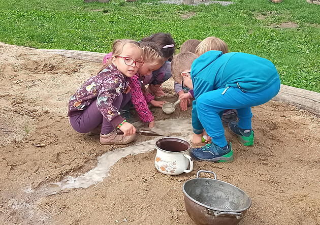 Ve tíd Studánka árské waldorfské mateské koly kladou draz na slavení...