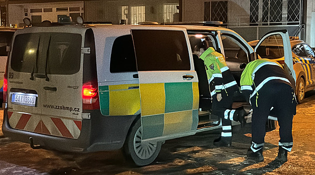 Muž ve večerce nejdřív zabil ženu, pak spáchal sebevraždu, zjistila policie