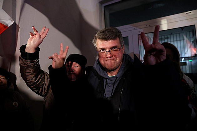 Polskem hýbe kauza „mučení“ poslanců ve vězení. Kaczyński obvinil Tuska