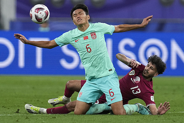 Katar zdolal Čínu a na asijském šampionátu zvládl i třetí zápas