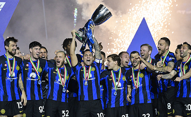 Inter zdolal gólem v závěru Neapol a poosmé vyhrál italský Superpohár