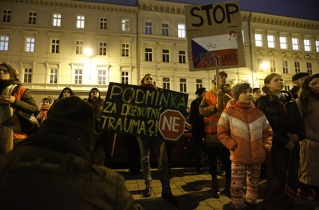 Soud o kontroverzním rozsudku: Otec dceru znásilňoval, styk iniciovala sama