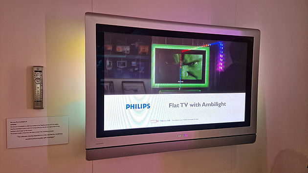 Světelná show kolem televizoru slaví 20 let a dostala velké vylepšení