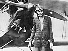 Amelia Mary Earhart, známá jako Lady Lindy, byla americká letkyn, která v roce...