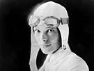 Amelia Mary Earhart, známá jako Lady Lindy, byla americká letkyn, která v roce...