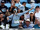 Maskovaná ena peruila protestem osmifinále Australian Open mezi Alexanderem...