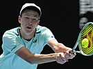 Jan Kumstát returnuje ve finále junior na Australian Open.