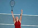 Aryna Sabalenková z Bloruska se raduje z vítzství na Australian Open.