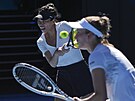 Sie u-wej hraje bekhend ve finále tyhry na Australian Open.