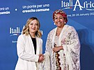 Italská premiérka Giorgia Meloniová vítá námstkyni generálního tajemníka OSN...