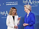 Italská premiérka Giorgia Meloniová vítá pedsedkyni Evropské komise Ursulu von...