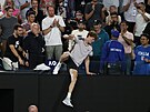 Italský mladík Jannik Sinner slaví fantastický obrat ve finále Australian Open...