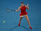 Bloruská tenistka Aryna Sabalenková bojuje ve tvrtfinále Australian Open.