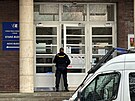 Zásah policist v budov VE z dvodu anonymního nahláení bomby. (23. ledna...