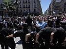 Tisíce Argentinc v Buenos Aires stávkují proti radikálním reformám nového...
