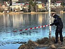 V Kyjském rybníce byl nalezen mrtvý lovk (25. ledna 2024)