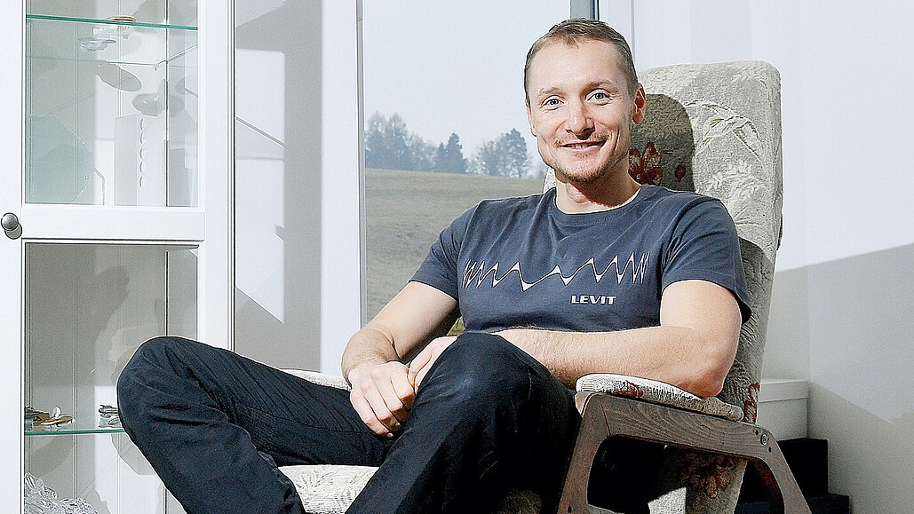 Byl hv�zdou �eského biatlonu. A velkou stálicí. U� t�etí rok v�ak OND�EJ...