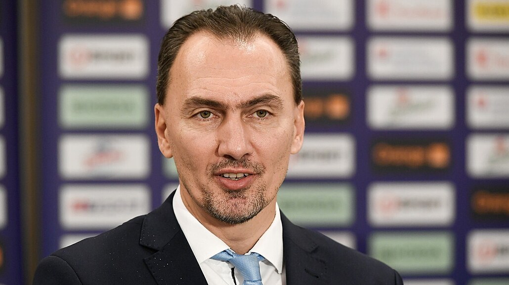Prezident slovenského hokejového svazu Miroslav �atan.