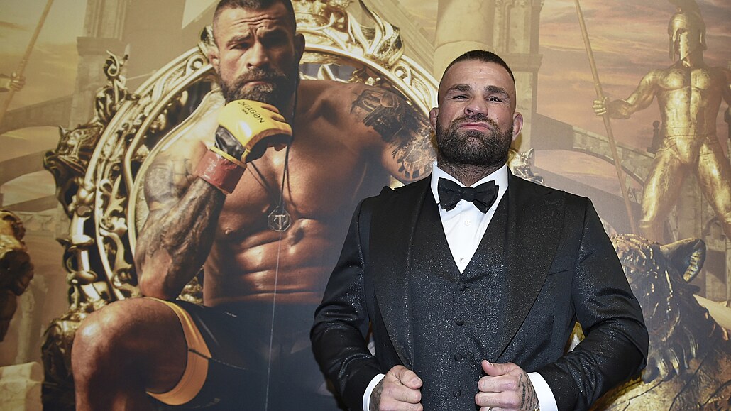 Zápasník MMA Karlos Vémola p�i p�edpremié�e autobiografického dokumentu Karlos.