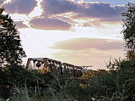 Vlaky v minulosti pes noc stály práv na tomto historickém most.